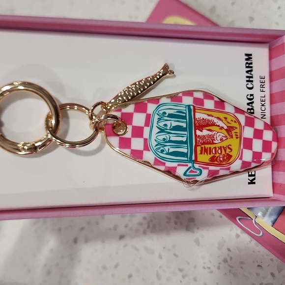 🔹️Piper K🔹️ Sardines Fish Print Keychain Bag Charm - Picture 2 of 7